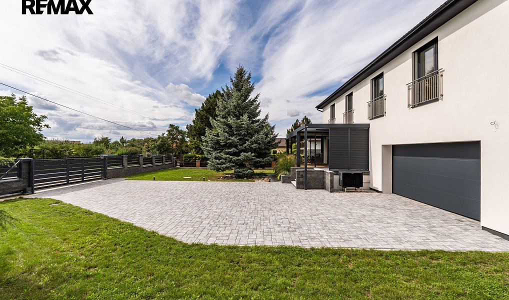 Prodej domu 329 m² s pozemkem 1 034 m², Sluhy – náhled fotky 3