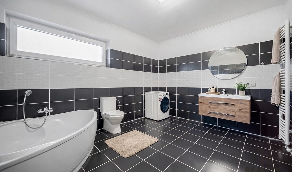 Prodej domu 200 m² s pozemkem 1 061 m², Choltice – náhled fotky 21