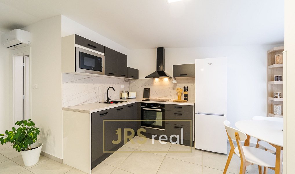Prodej domu 220 m² s pozemkem 523 m², Dolní Němčí – náhled fotky 11