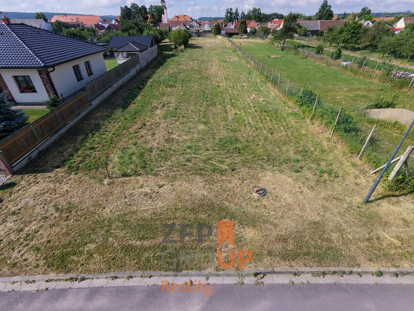 Prodej stavebního pozemku 1 825 m² – fotografie 2