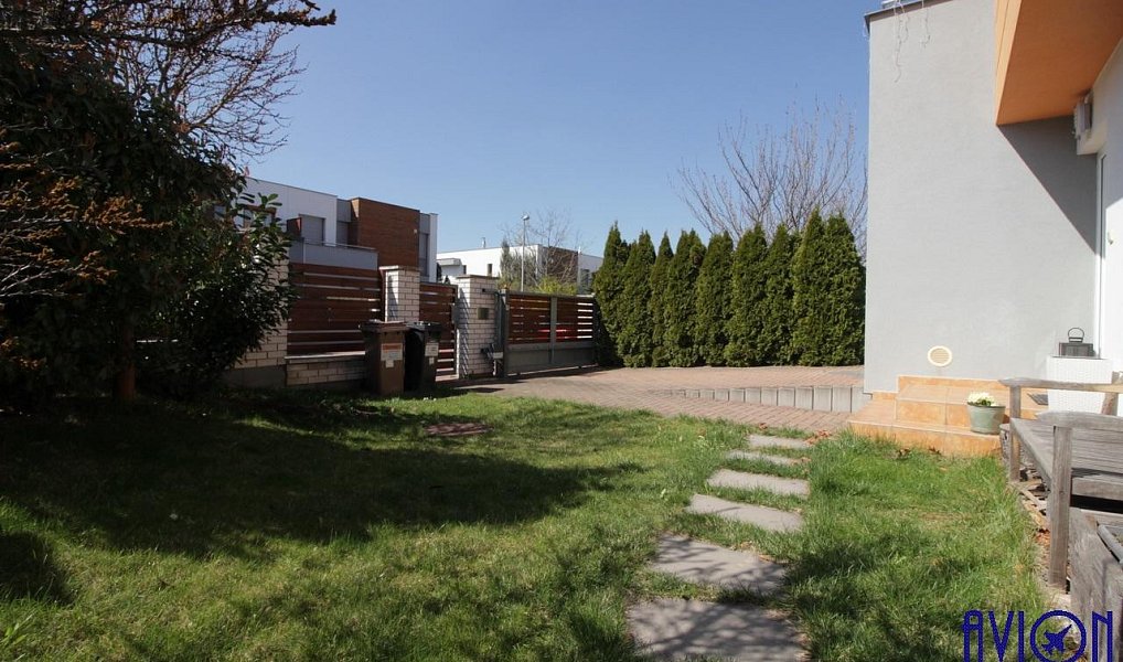 Pronájem domu 142 m² s pozemkem 347 m², Praha – náhled fotky 13