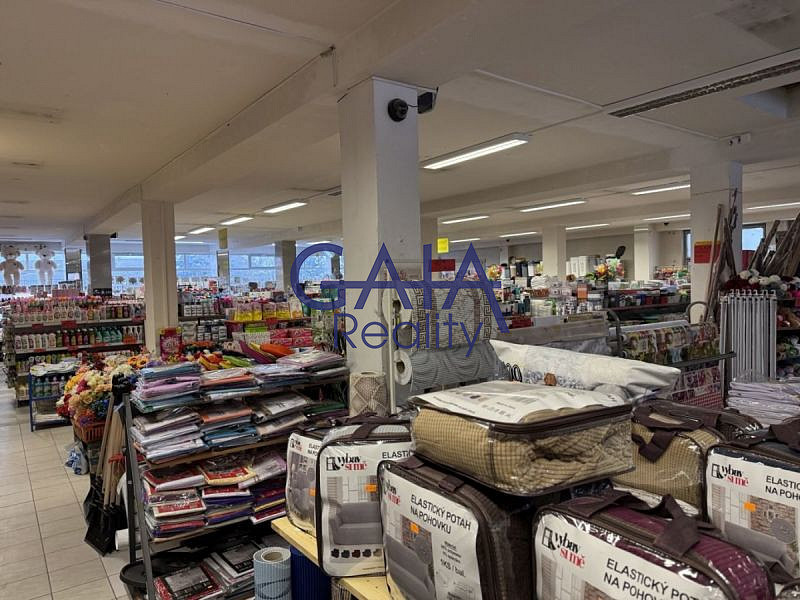 Prodej obchodních prostor 2 475 m² – fotografie 2
