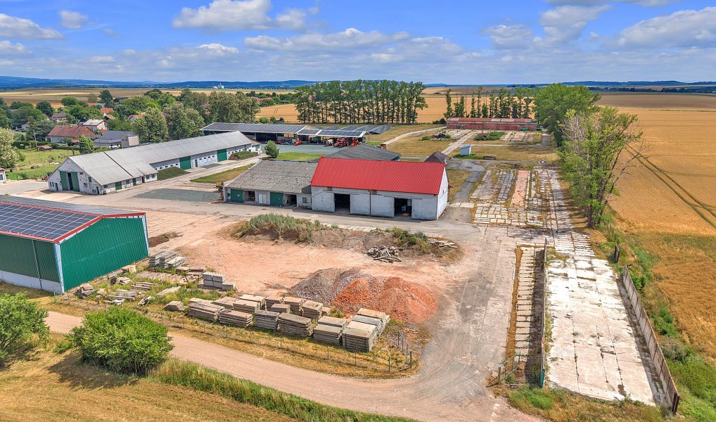 Prodej zemědělského objektu 2 100 m², Jasenná – náhled fotky 10