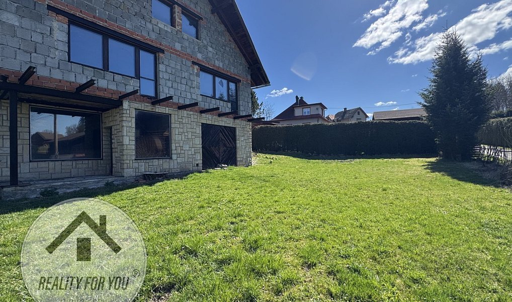 Prodej domu 270 m² s pozemkem 1 011 m², Jesenný – náhled fotky 11