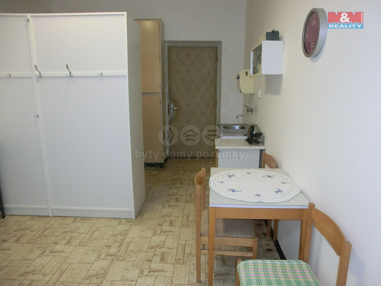 Prodej obchodních prostor 17 m² – další
