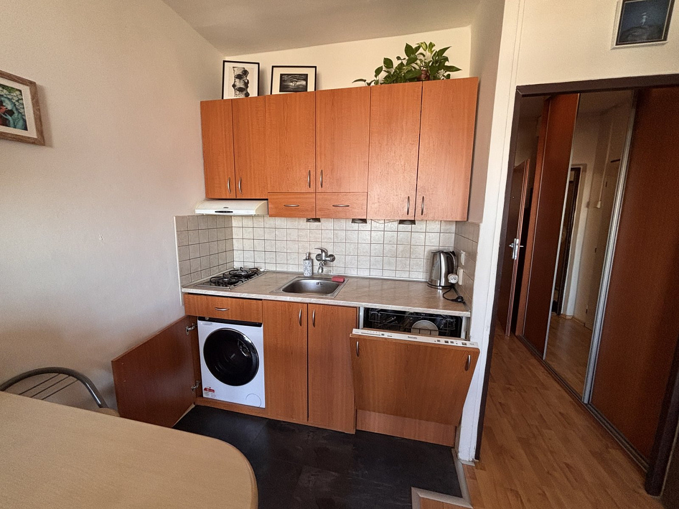 Prodej bytu 1+kk 24 m² - Widok 6