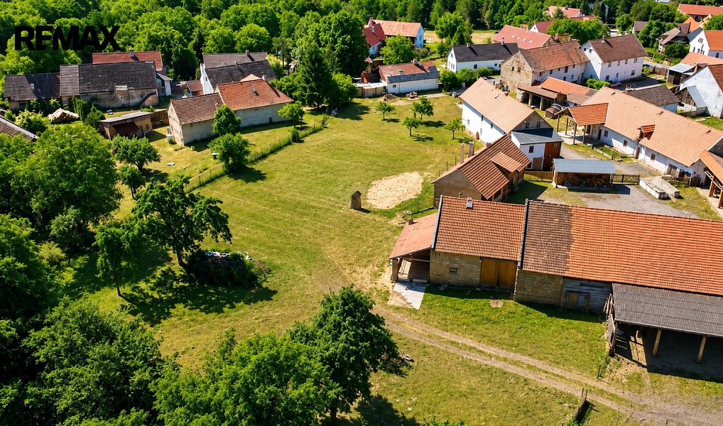 Prodej ubytovacího objektu 320 m², Kokořín – náhled fotky 4