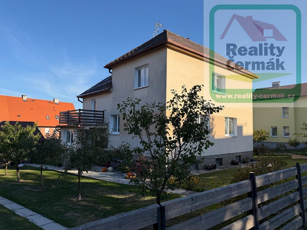 Prodej domu 300 m² s pozemkem 830 m²