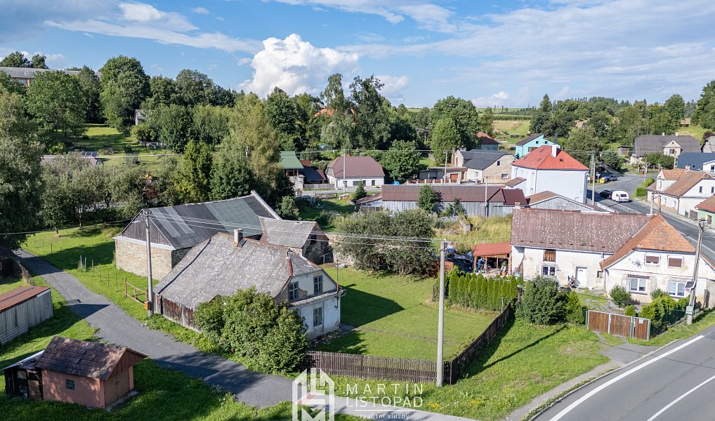 Prodej stavebního pozemku 1 379 m², Dvorce – náhled fotky 10