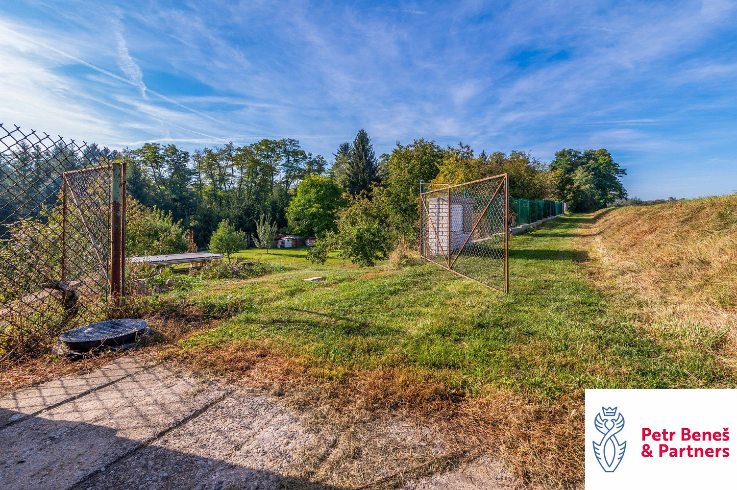 Prodej stavebního pozemku 2 022 m² – fotografie 4