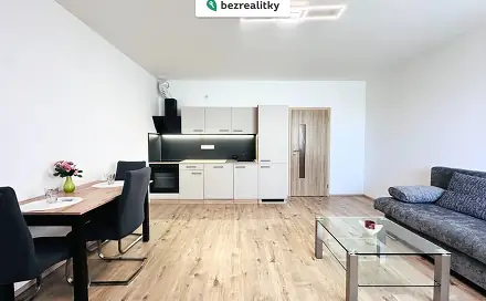 Prodej bytu 1+kk 34 m², Jaroslava Holečka, Kladno - Kročehlavy