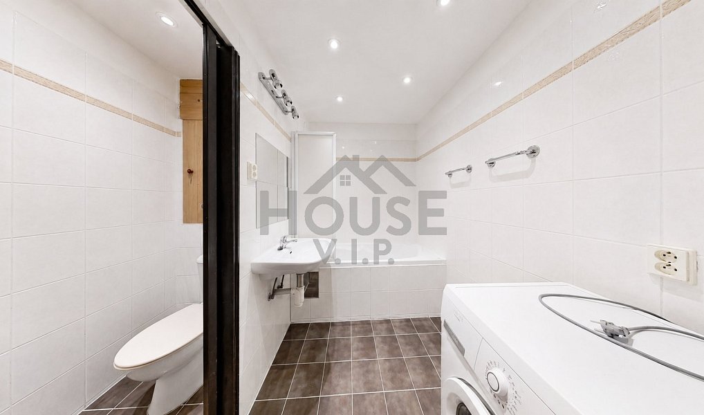 Prodej bytu 2+1 65 m², Praha – náhled fotky 17
