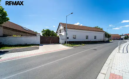 Prodej domu 140 m² s pozemkem 2 563 m², Pečecká, Pečky - Velké Chvalovice, okres Kolín