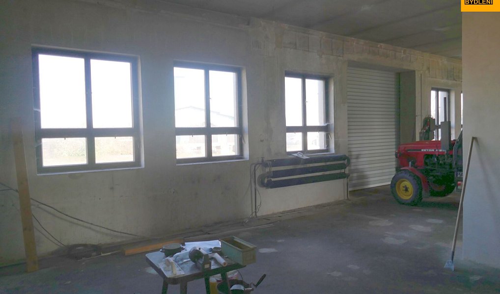Prodej výrobních prostor 3 963 m², Moravec – náhled fotky 13
