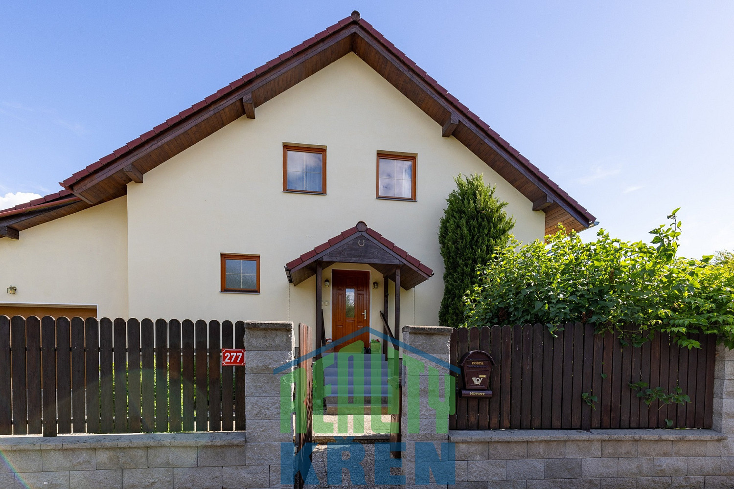 Prodej domu 172 m² s pozemkem 1 110 m²