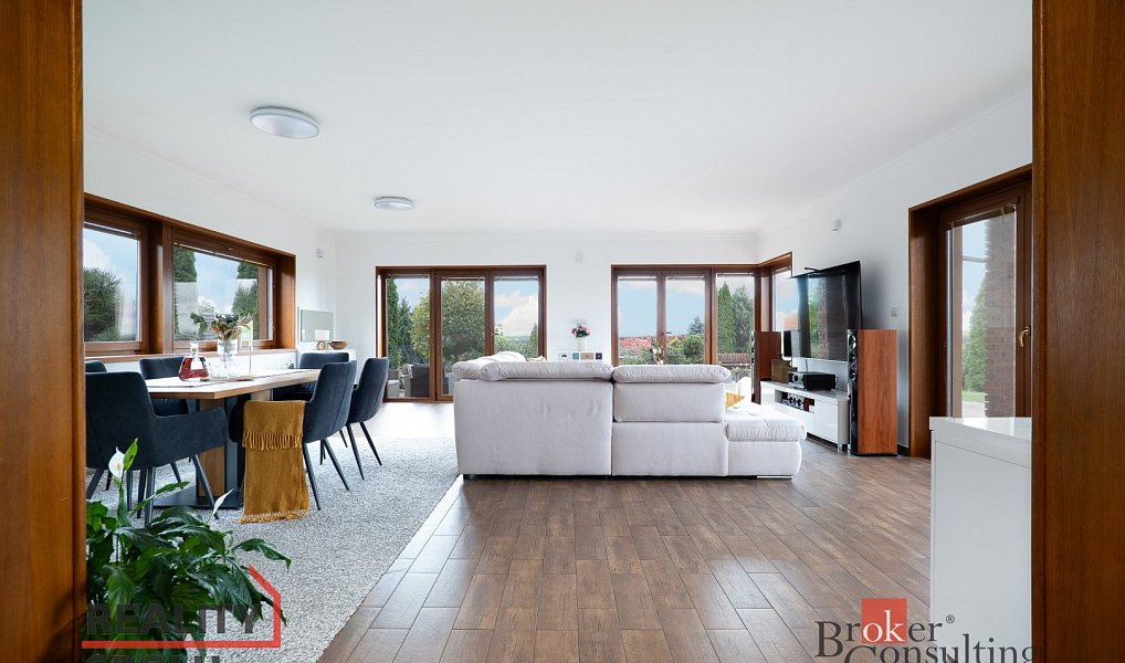 Prodej domu 288 m² s pozemkem 867 m², Kly – náhled fotky 4