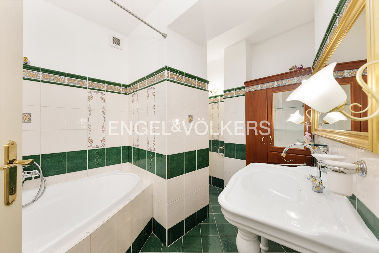 Pronájem bytu 2+kk 70 m² – pohled 5