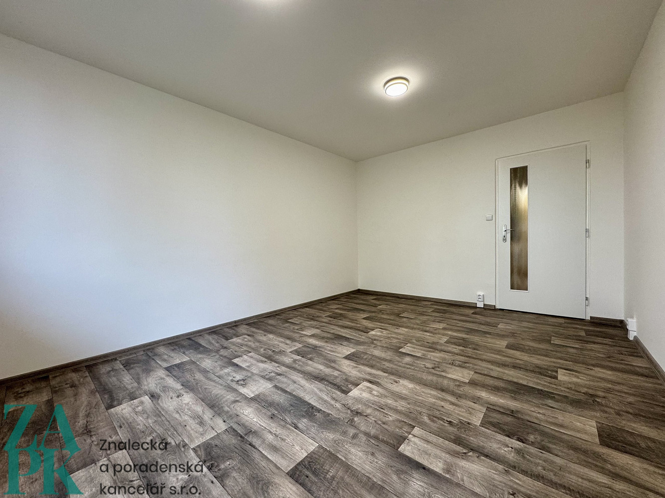 Pronájem bytu 1+kk 28 m² – fotografie 5