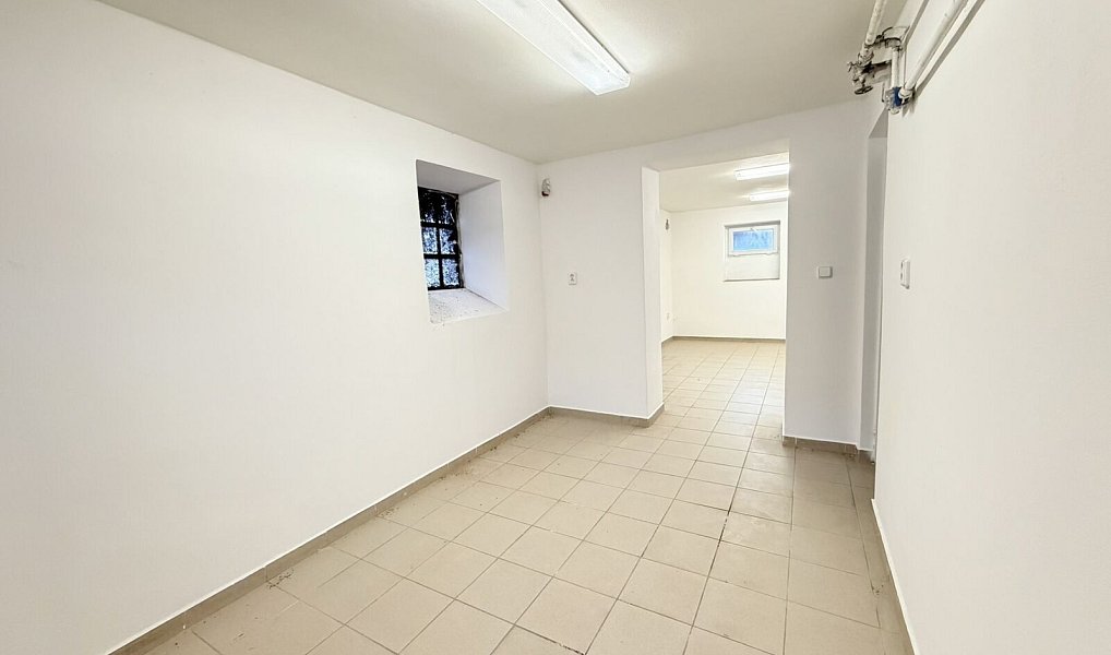 Prodej obchodních prostor 65 m², Vsetín – náhled fotky 17