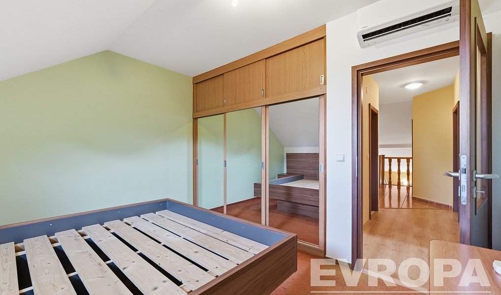 Prodej domu 155 m² s pozemkem 1 058 m², Roudnice – náhled fotky 15