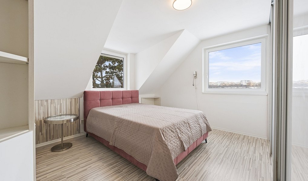 Prodej domu 207 m² s pozemkem 758 m², Praha – náhled fotky 16