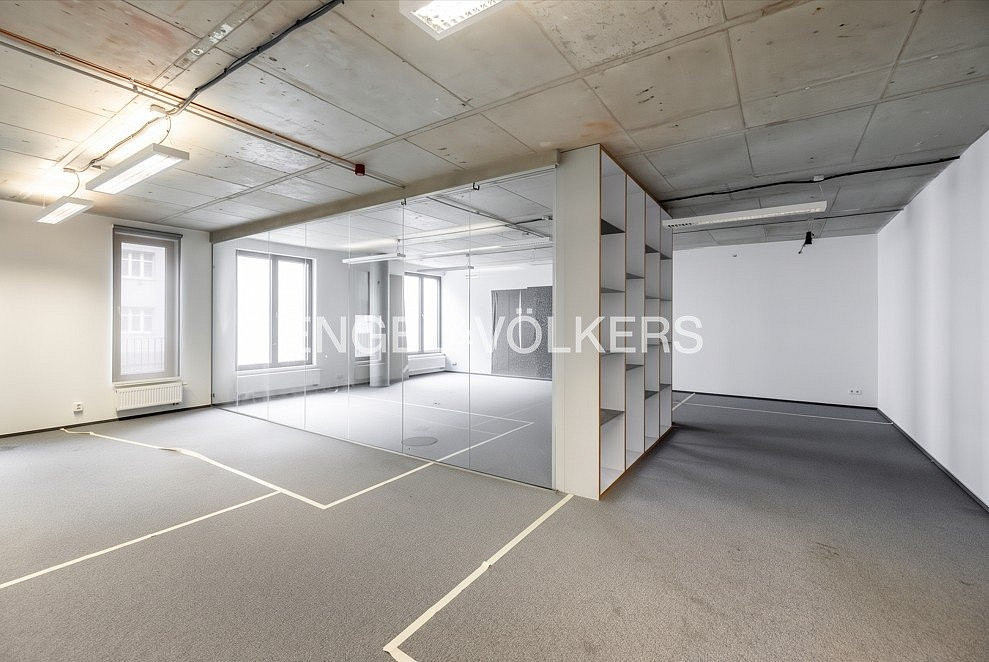 Pronájem kanceláře 185 m² – fotografie 3