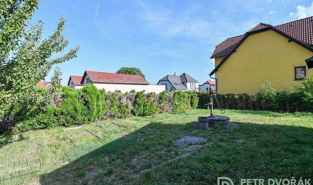 Prodej domu 161 m² s pozemkem 1 027 m², Úvaly – náhled fotky 8