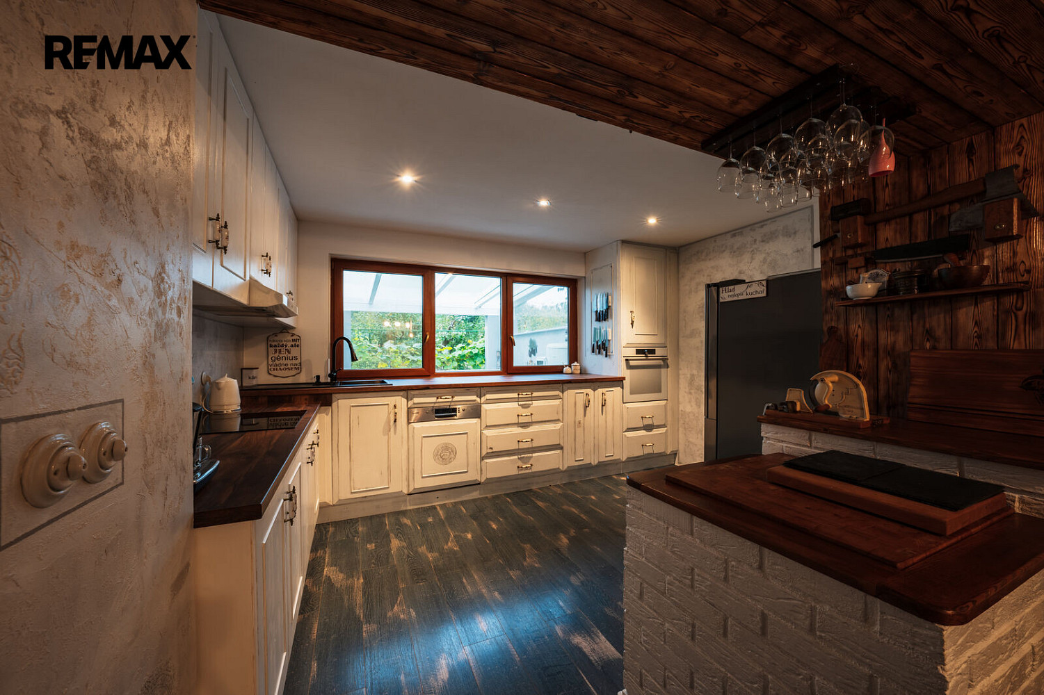 Prodej domu 440 m² s pozemkem 835 m² – fotografie 4