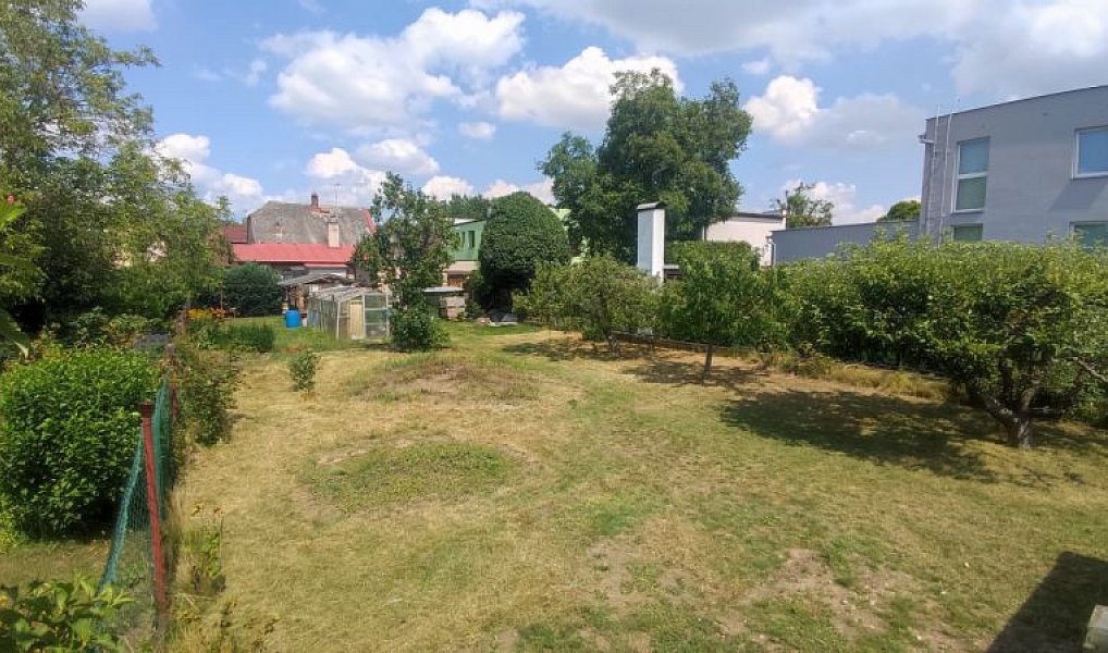 Prodej stavebního pozemku 320 m², Pardubice – náhled fotky 2