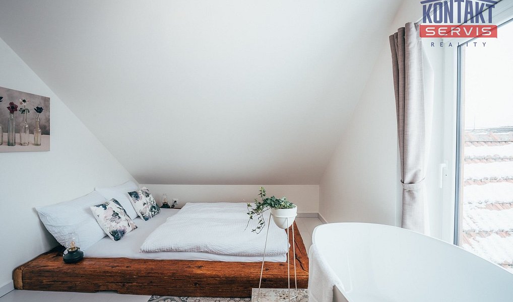 Pronájem chaty/chalupy 247 m² s pozemkem 1 065 m², Mojné – náhled fotky 15