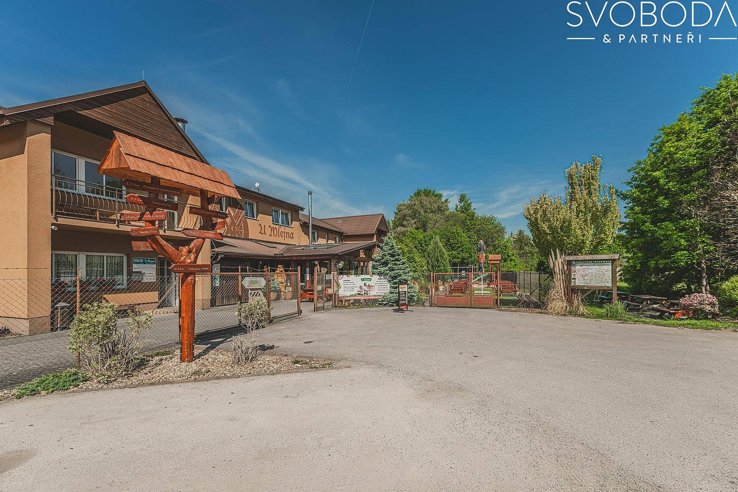 Prodej ubytovacího objektu 915 m² – fotografie 5