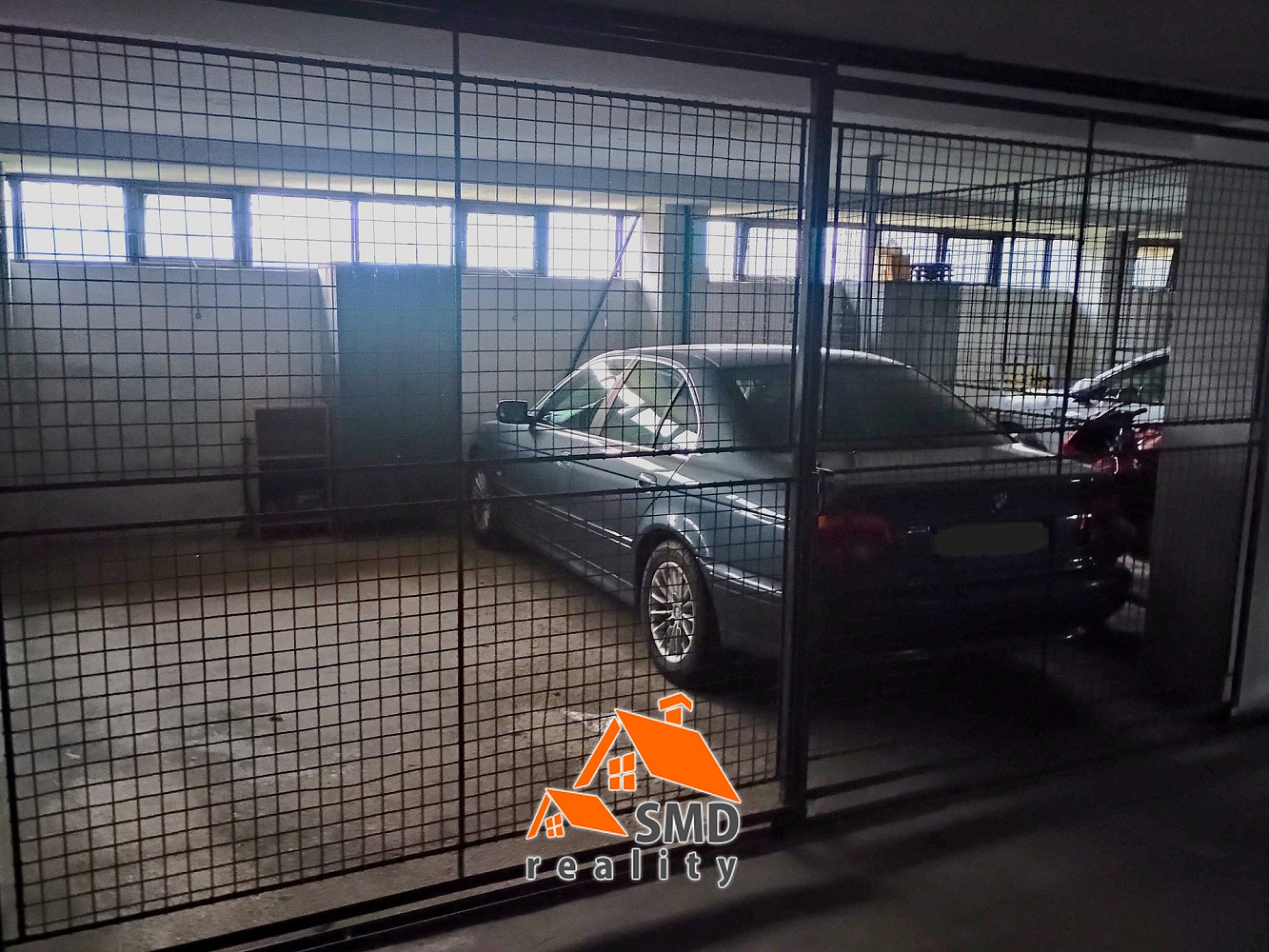 Pronájem garážového stání 12,5 m2, brno - lesná — photo 3