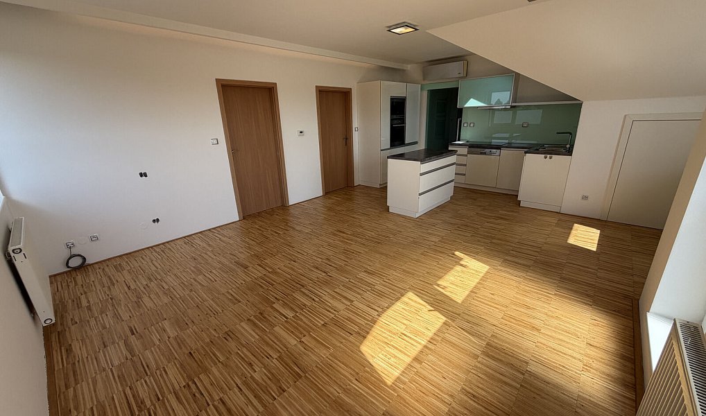 Prodej bytu 3+kk 74 m², Šestajovice – náhled fotky 3