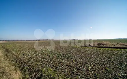 Prodej stavebního pozemku 4 435 m², Pardubice