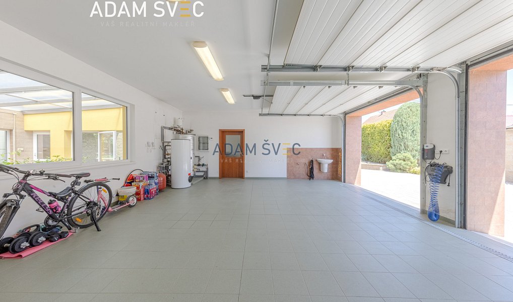 Prodej domu 359 m² s pozemkem 2 576 m², Hradčany-Kobeřice – náhled fotky 7