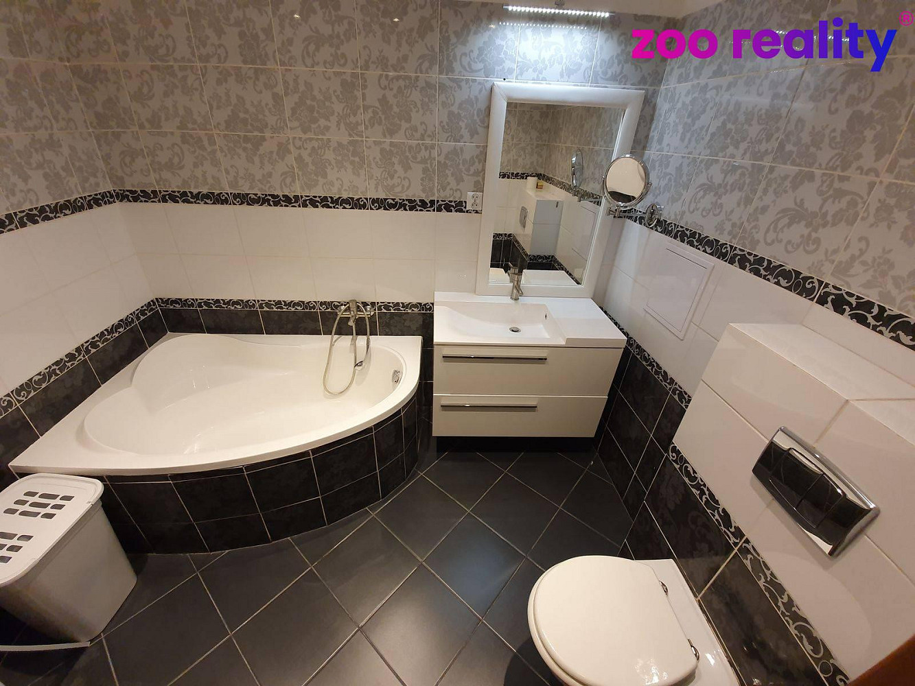 Pronájem bytu 2+kk 66 m² — photo 2
