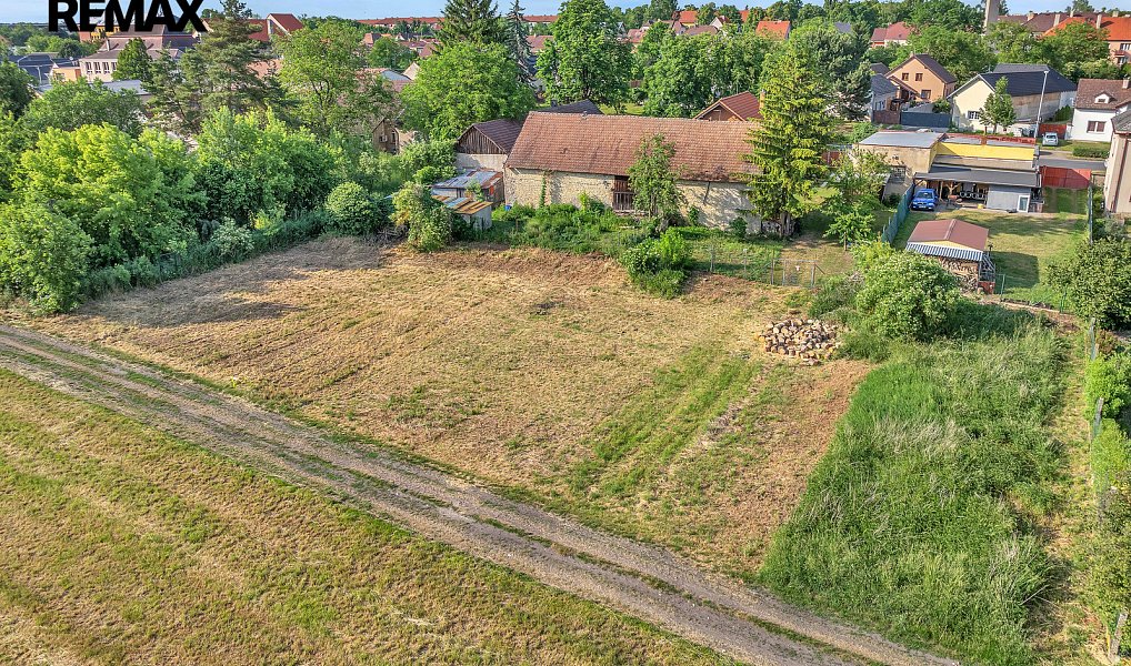 Prodej stavebního pozemku 508 m², Milovice – náhled fotky 5