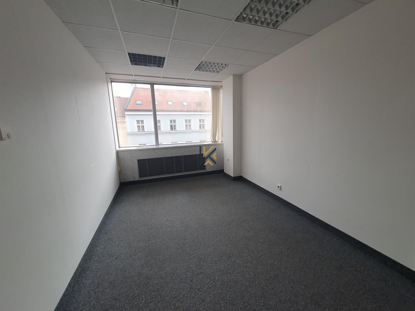 Pronájem kanceláře 16 m² – fotografie 2