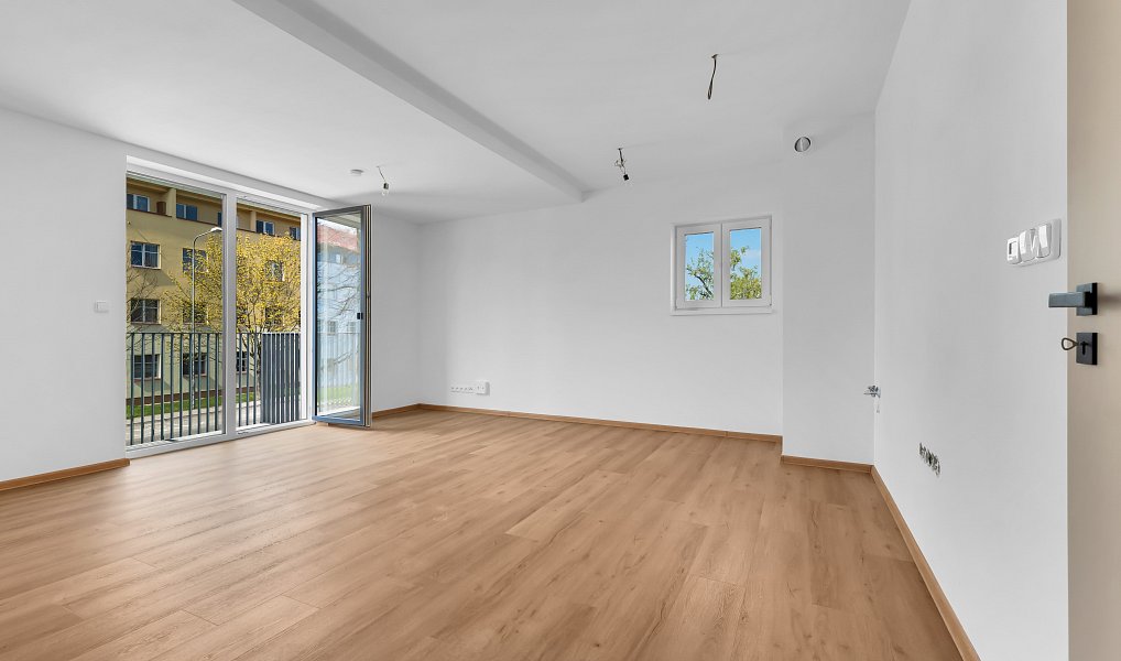 Prodej bytu 1+kk 43 m², Milovice – náhled fotky 3