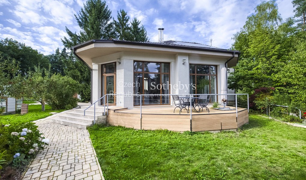 Prodej ubytovacího objektu 320 m², Mukařov – náhled fotky 15