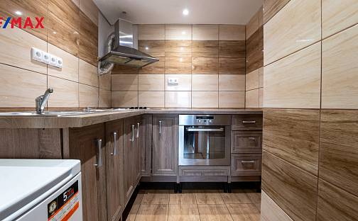 Prodej bytu 1+1 42 m², Podjavorinské, Praha 4 - Chodov