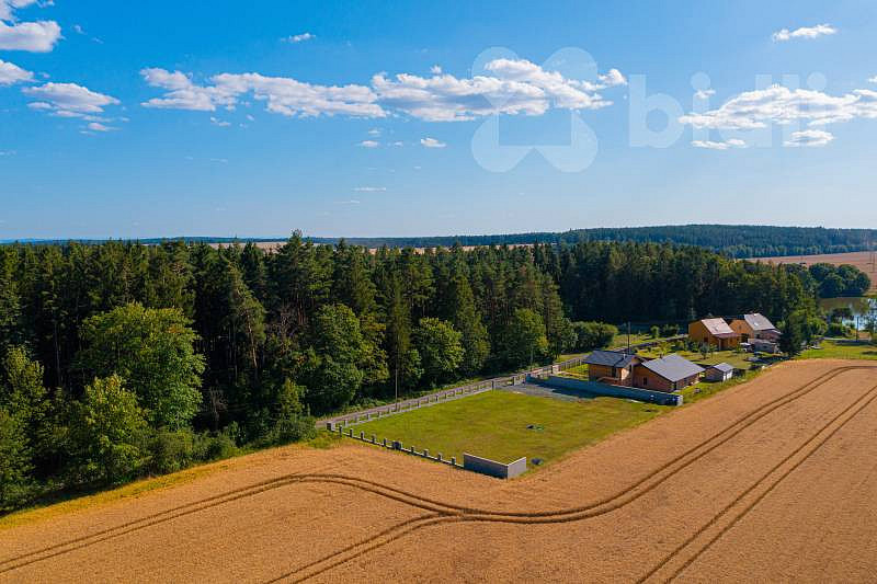 Prodej stavebního pozemku 2 000 m² – fotografie 3