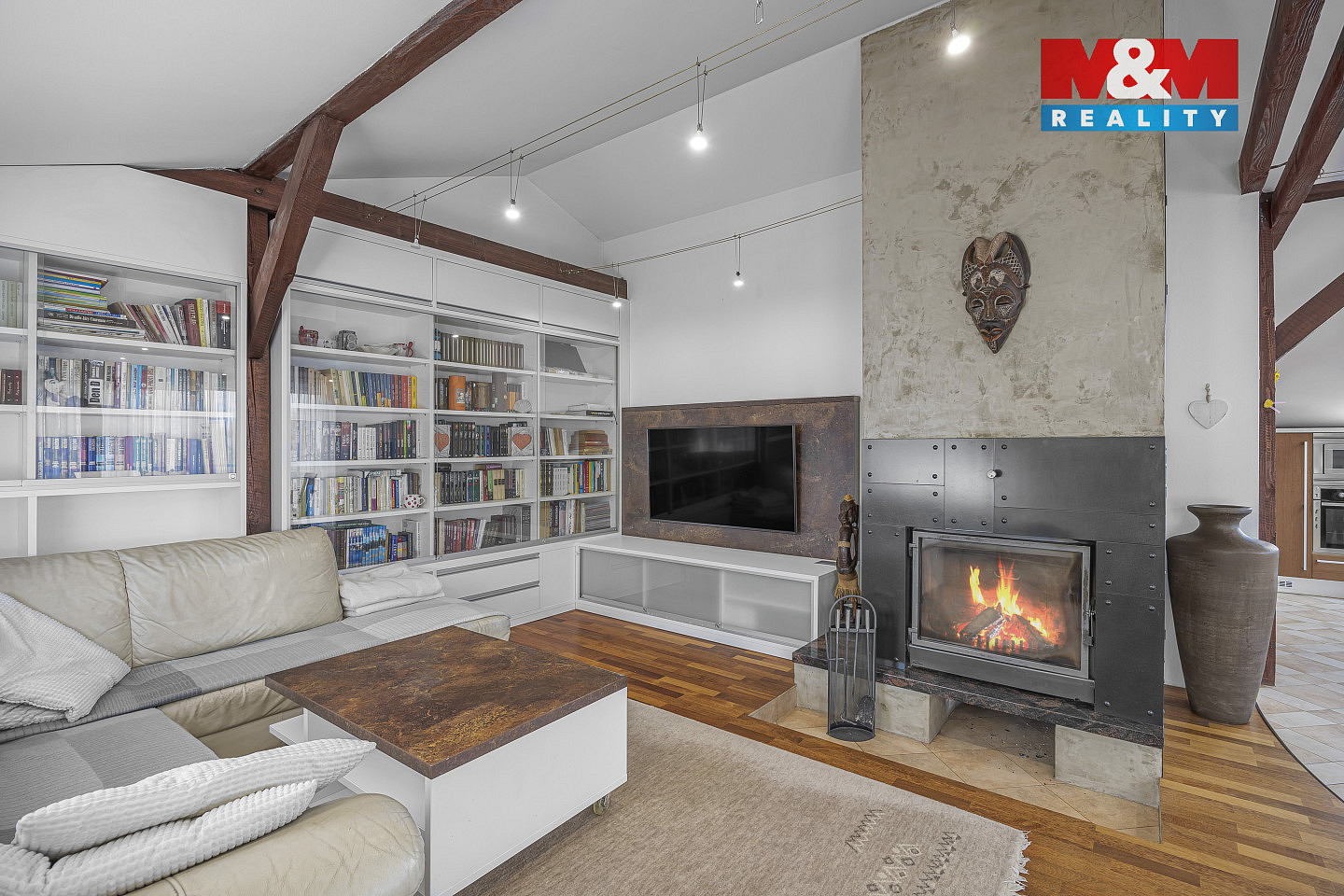 Prodej domu 374 m² s pozemkem 4 508 m²