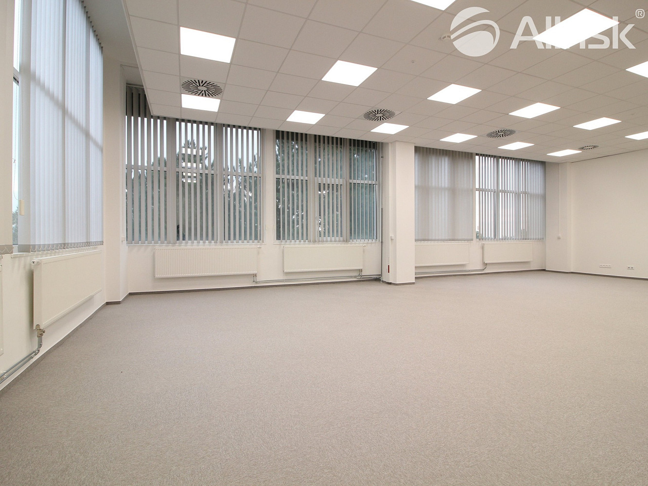 Pronájem kanceláře 100 m² – fotografie 4