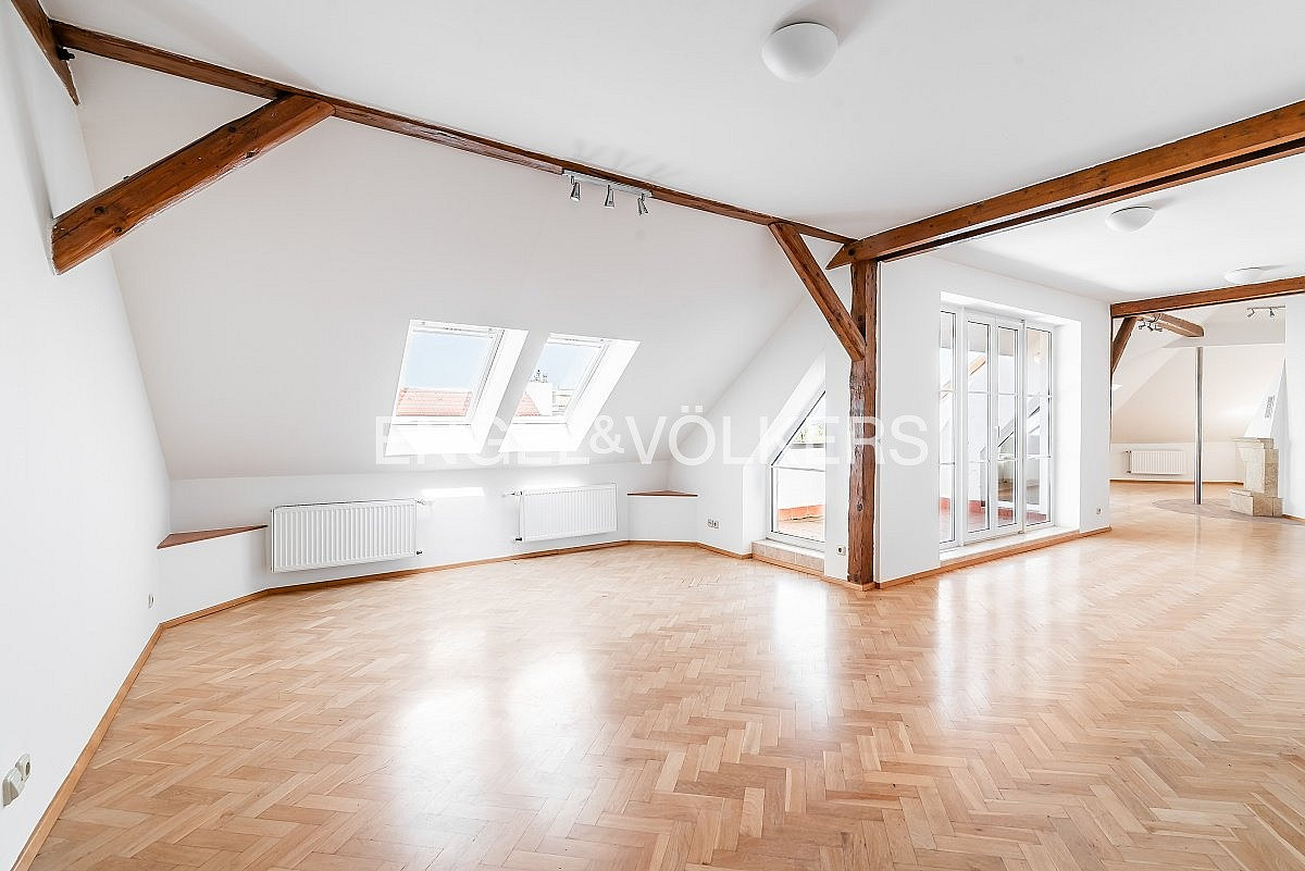 Prodej bytu 5+1 240 m² — photo 2