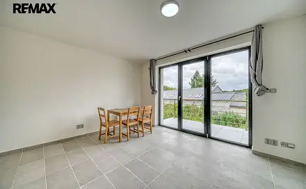 Pronájem bytu 1+kk 24 m², Revoluční, Velký Osek, okres Kolín