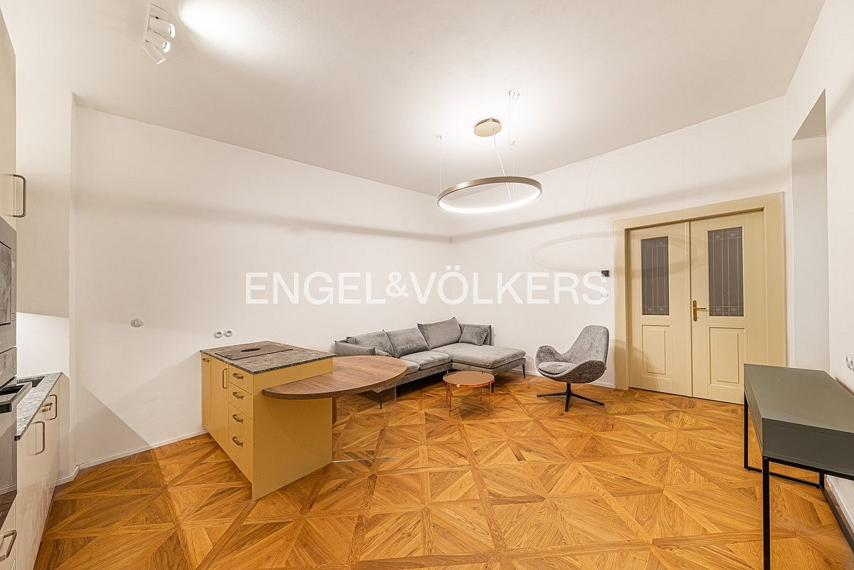 Pronájem bytu 2+kk 48 m² – fotografie 3