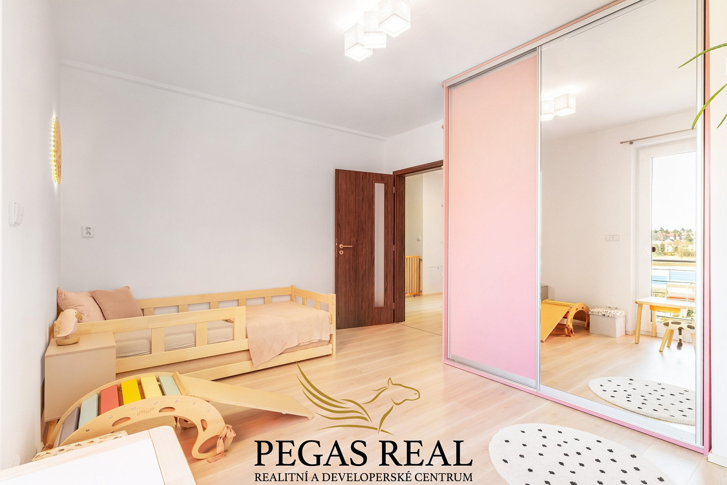 Prodej domu 145 m² s pozemkem 500 m² — photo 2