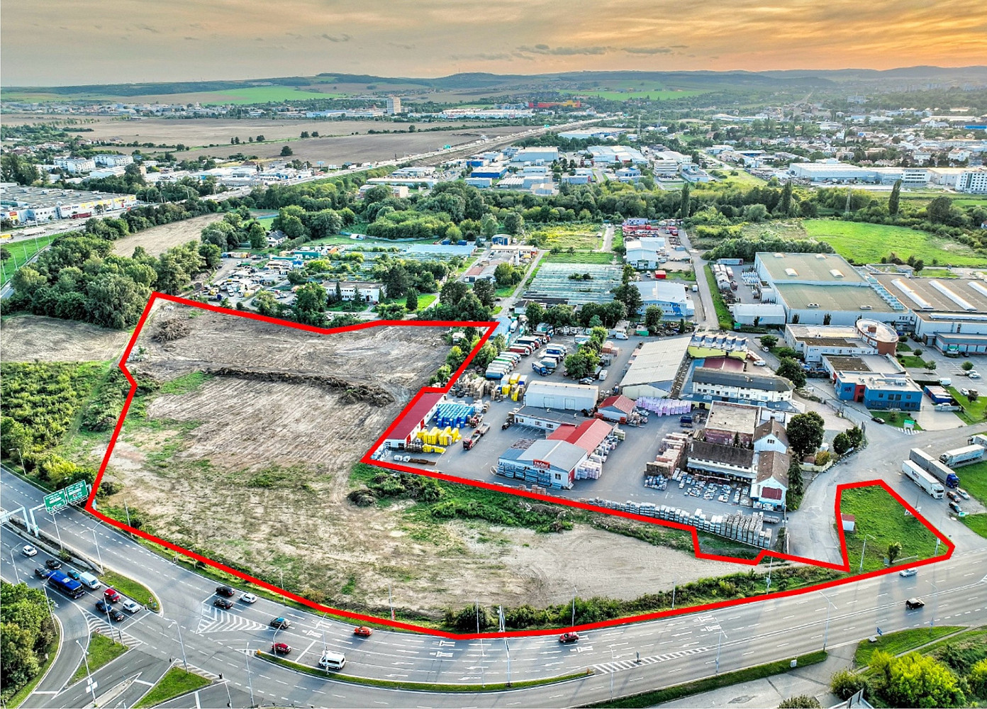 Prodej komerčního pozemku 5 000 m²