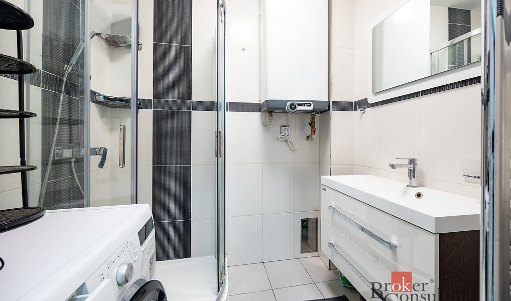 Prodej bytu 1+kk 35 m², Praha – náhled fotky 7